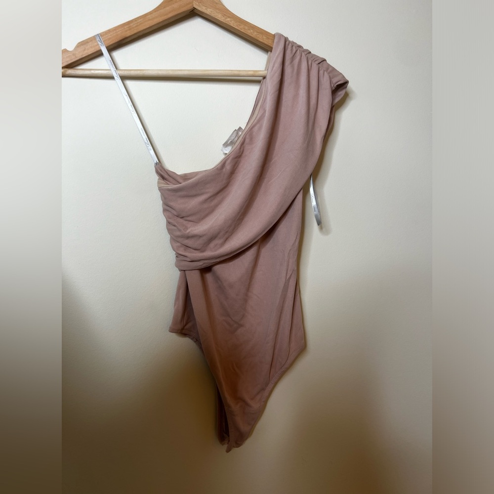 NWT Lovers Friends
Tenley Bodysuit size xs